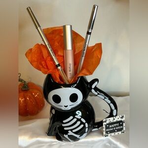 Trish McEvoy 3 pc Eye Set with A Black Cat Skeleton Mug